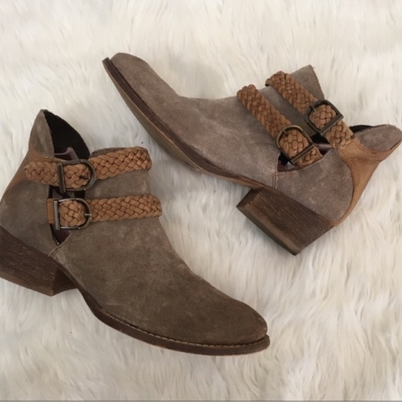 rebels Shoes - 🎉HP🎉Free People Rebels suede ankle booties